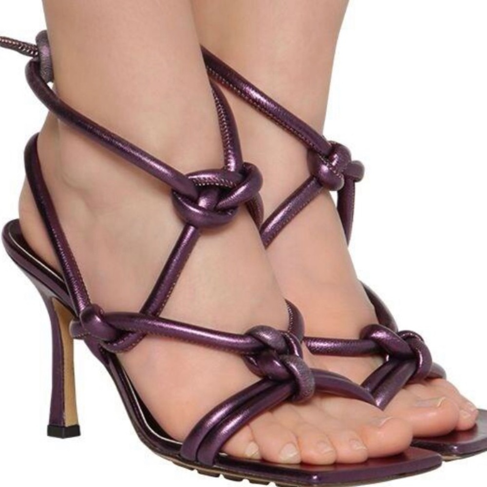 BOTTEGA VENETA
'90' SQUARE TOE KNOTTED LEATHER STRAP SANDALS